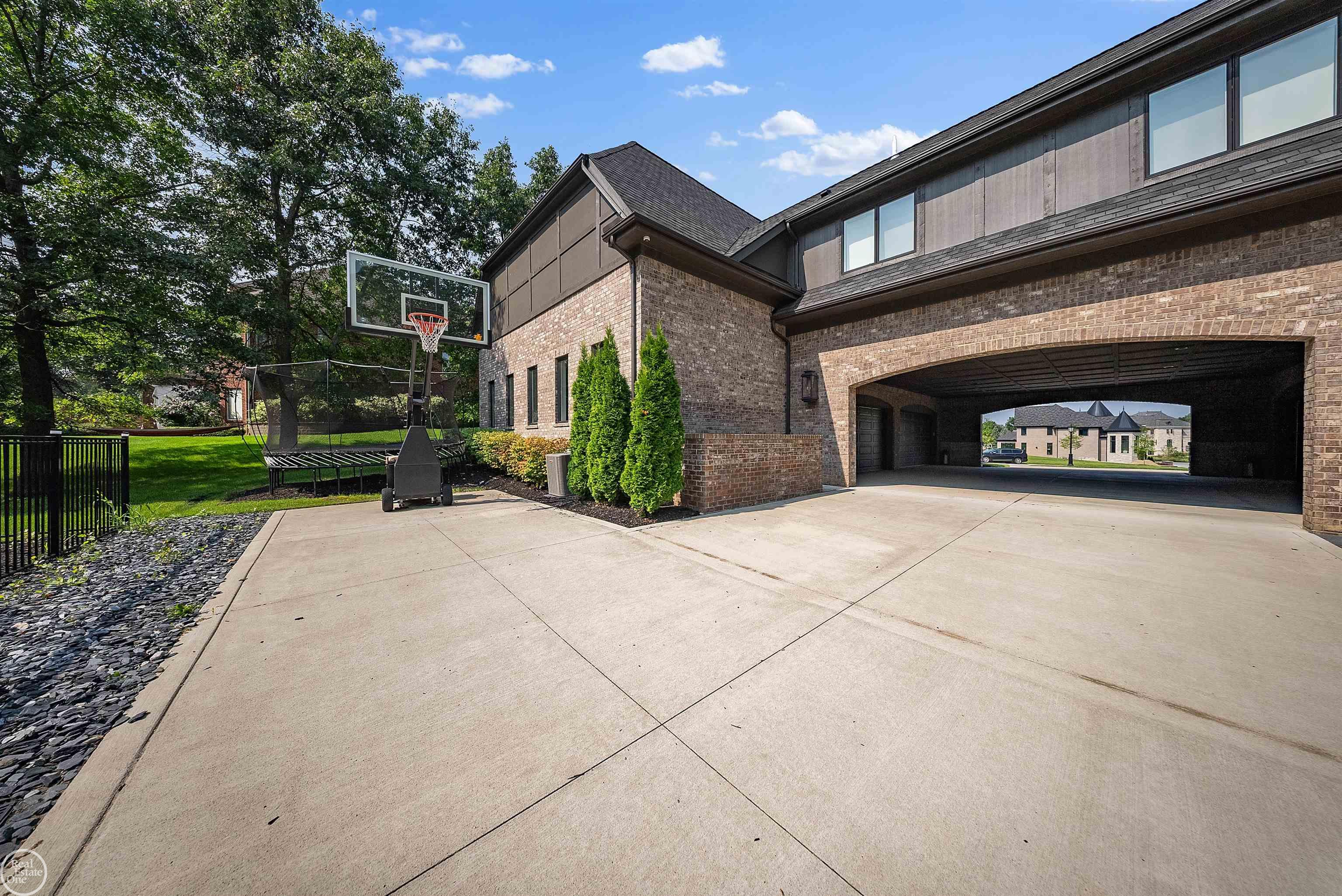 5201 Orchard Ridge Court, Unit #4 Rochester, MI 48306 - Photo 88 of 97