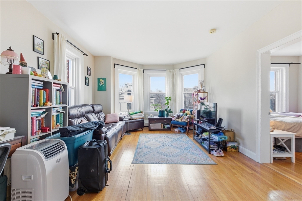 18 Centre Street, Unit 304 Cambridge, MA 02139 - Photo 5 of 17