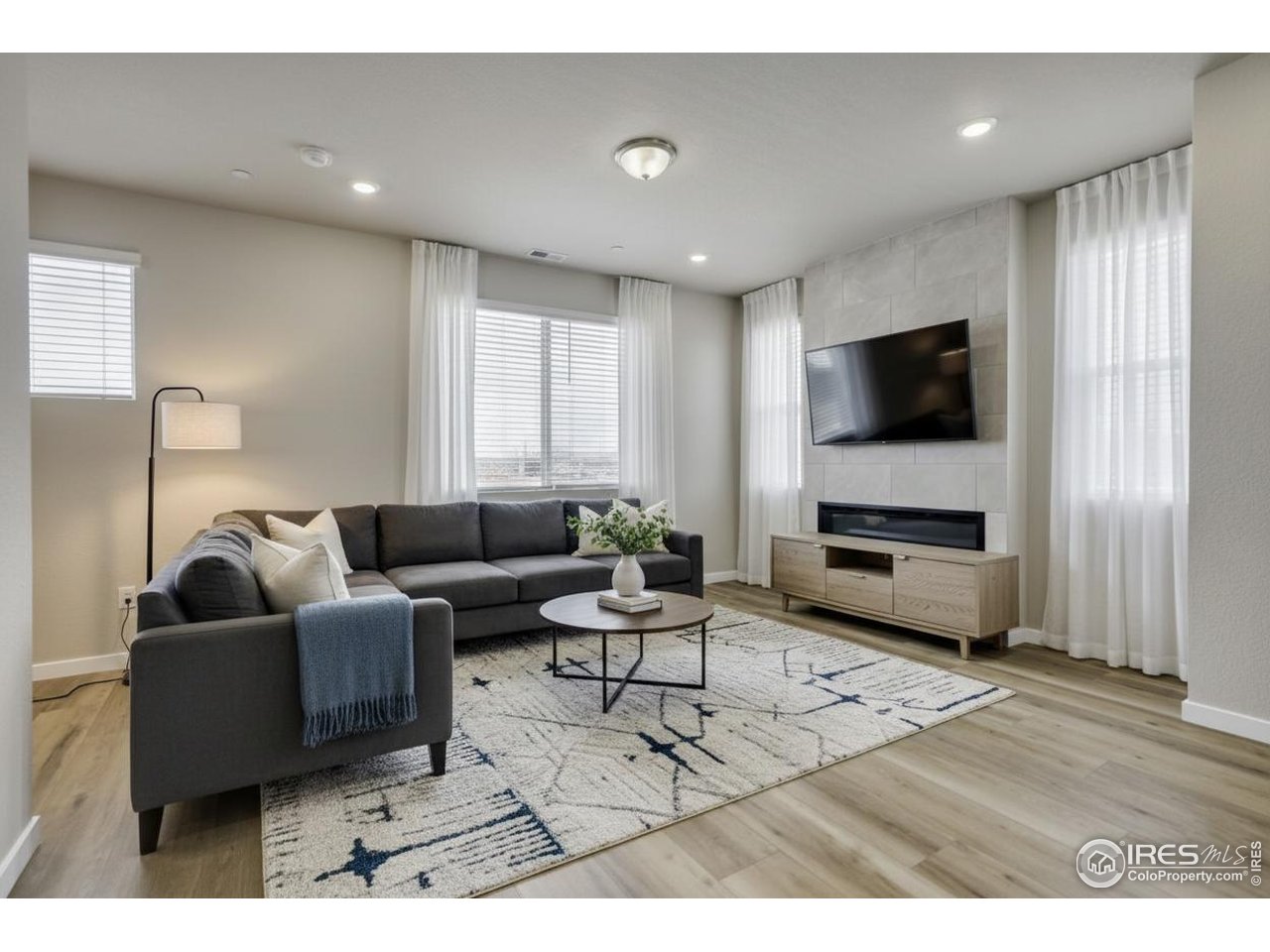 2385 East Suniga Road Fort Collins, CO 80524 - Photo 3 of 28 Spacious great room