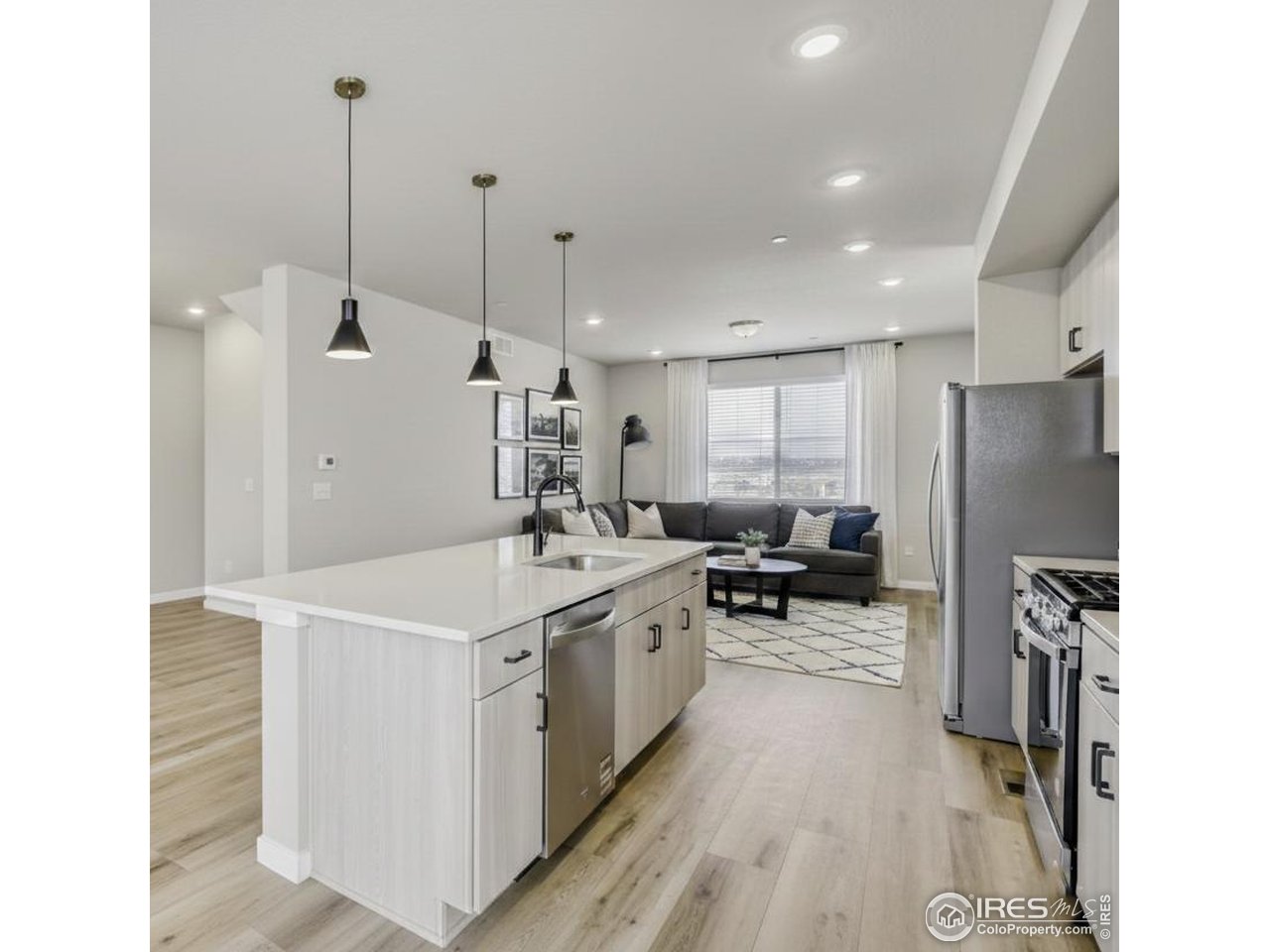 2385 East Suniga Road Fort Collins, CO 80524 - Photo 8 of 28 Great for entertaining