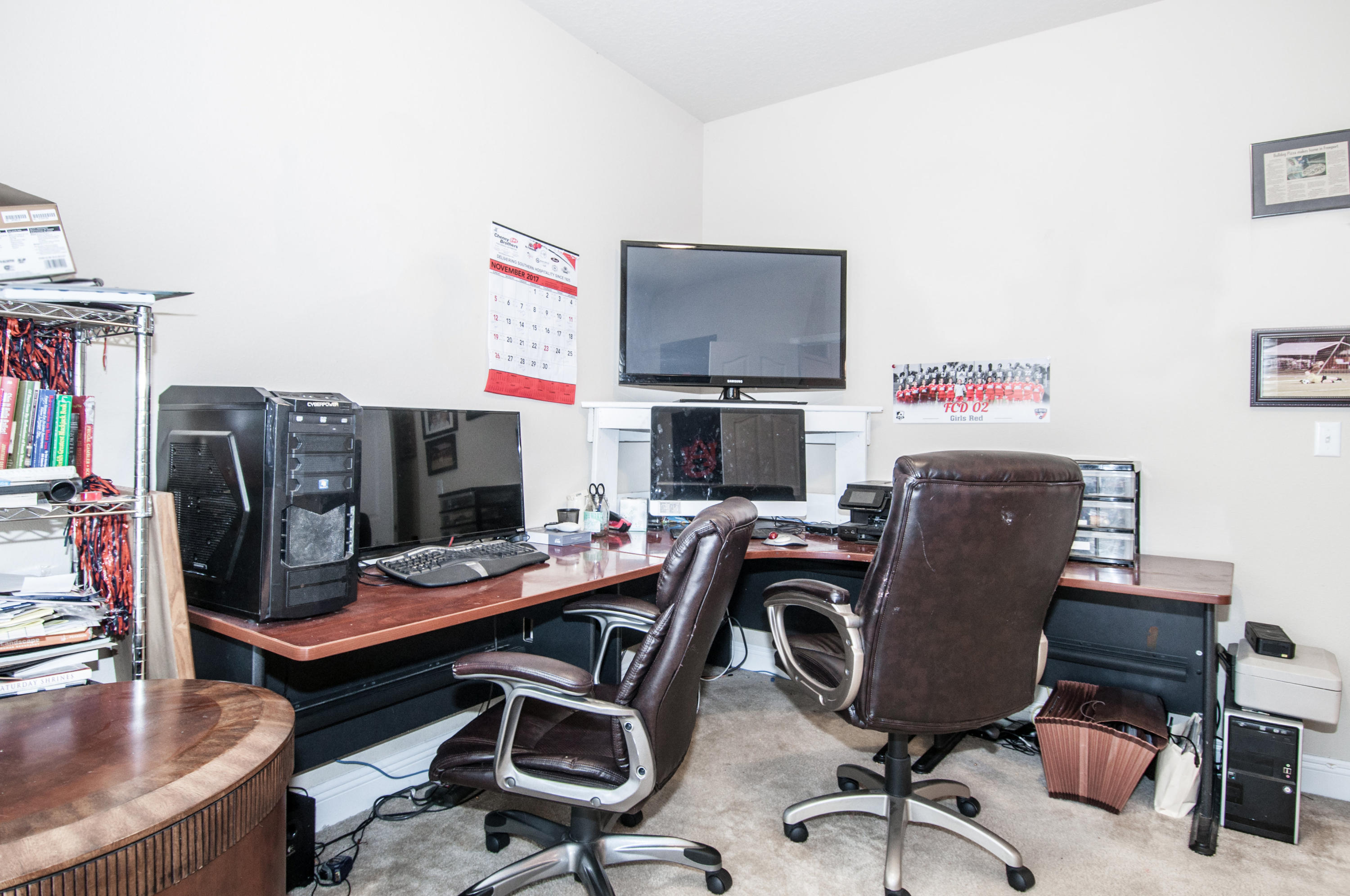 93 Mango Lane Freeport, FL 32439 - Photo 27 of 45 a view of a workspace with furniture