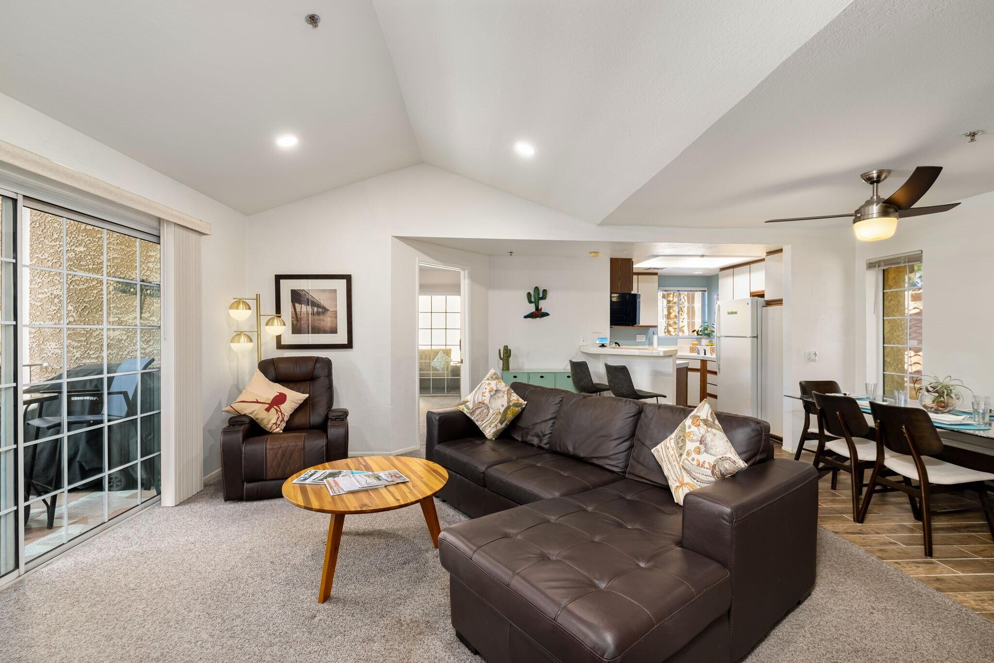 2700 Lawrence Crossley Road, Unit 22 Palm Springs, CA 92264 - Photo 8 of 41 Living Room. Dining
