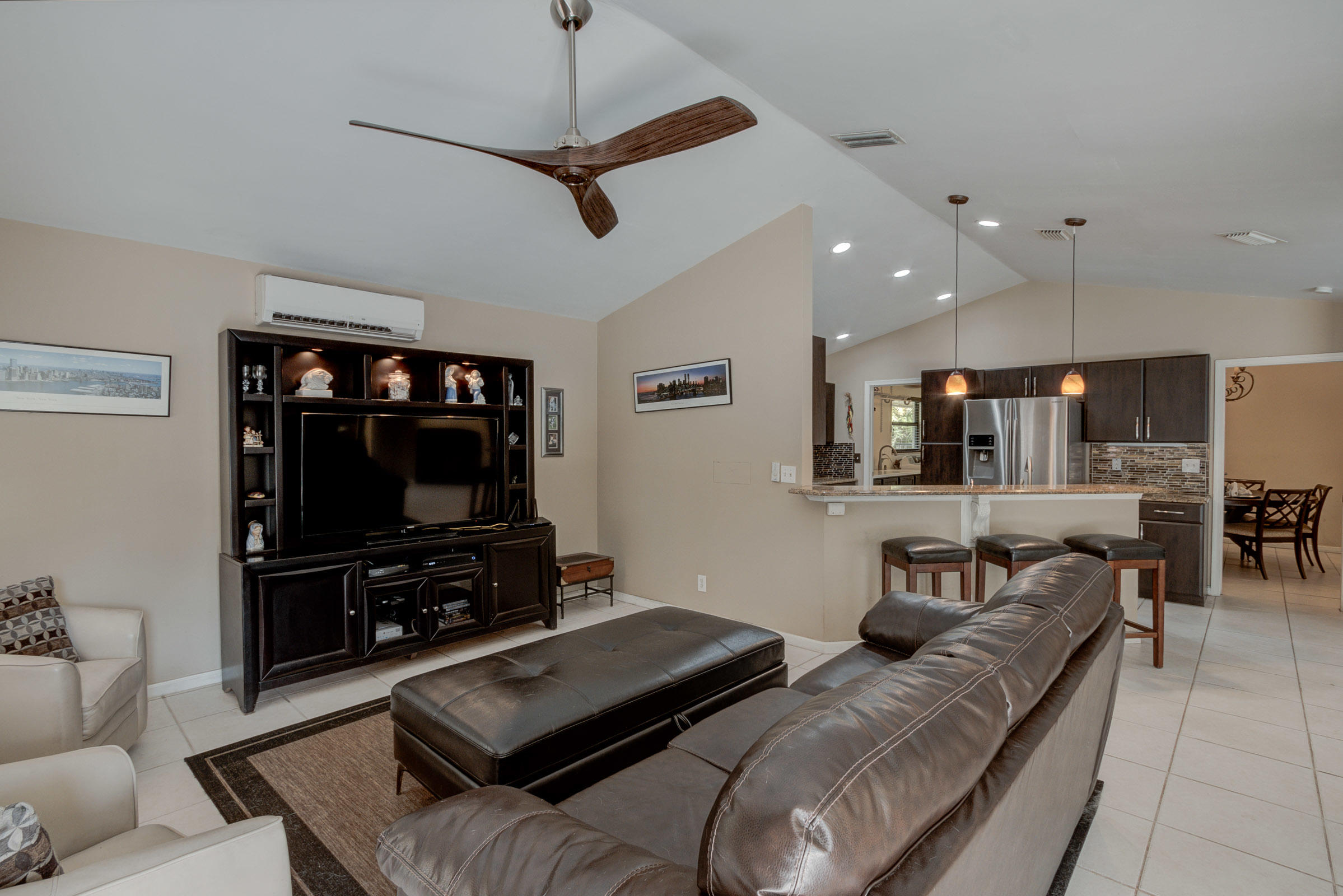 2941 Northwest 29th Avenue Boca Raton, FL 33434 - Photo 10 of 33 FAMILY ROOM/KITCHEN