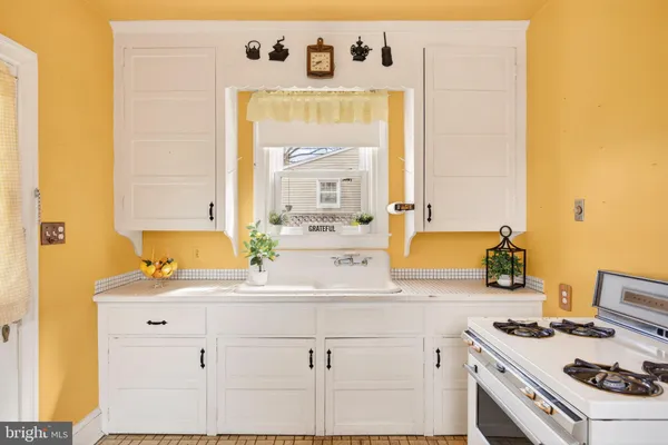 $400,000 | 226 Glenmore Avenue, Catonsville, MD 21228