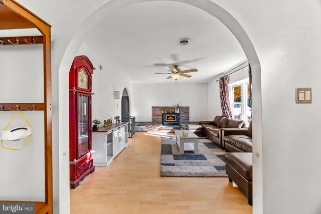 $2,300 | 3472 Albantowne Way, Edgewood, MD 21040