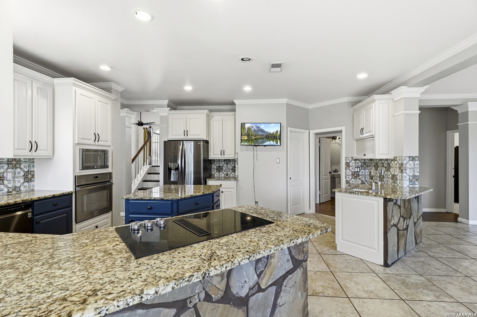4114 Luckenbach Road San Antonio, TX 78251 - Photo 10 of 29