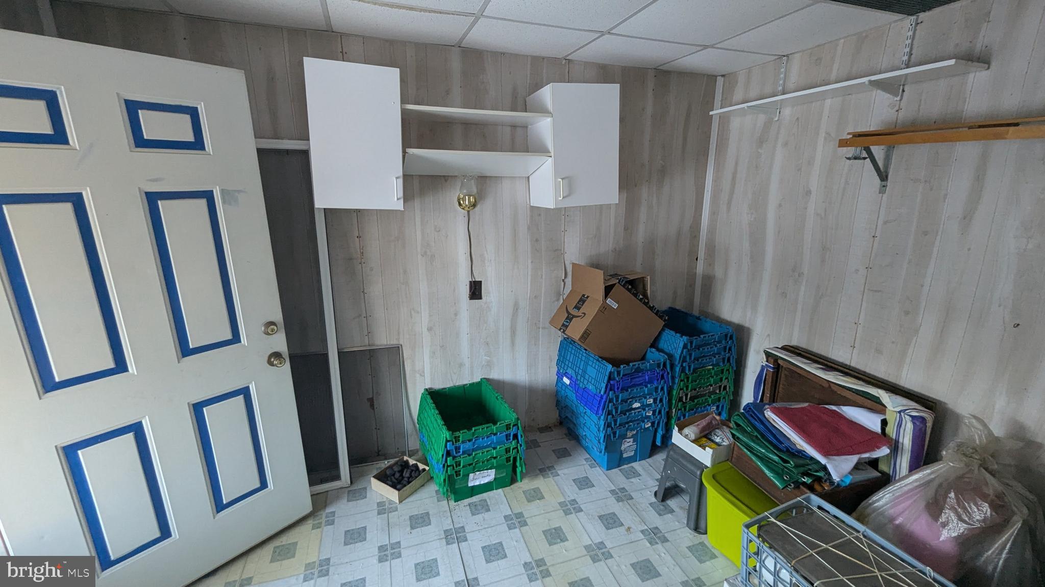 9625 Airport Road Seaford, DE 19973 - Photo 26 of 31 a living room with furniture and a rug