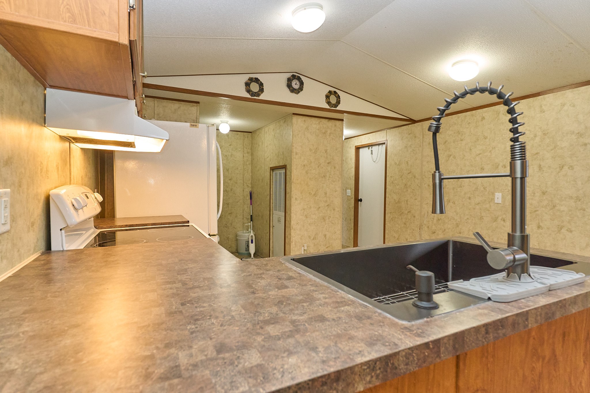 1003 Nunez Street Beasley, TX 77417 - Photo 8 of 22 Kitchen