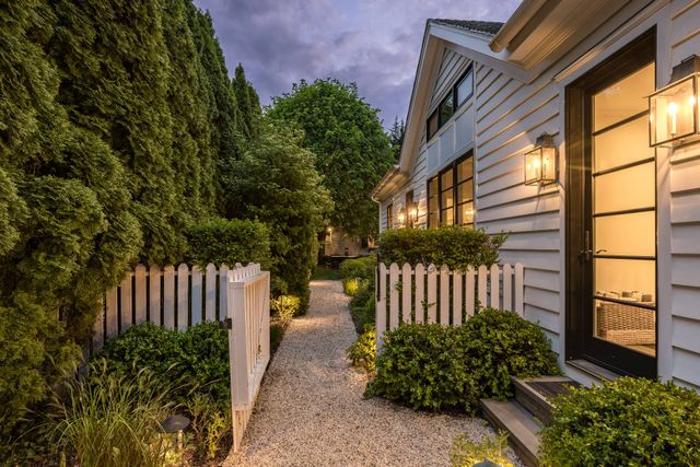a view of a pathway of the house