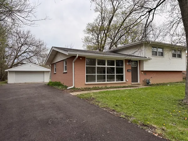 $272,700 | 19050 John Avenue, Country Club Hills, IL 60478
