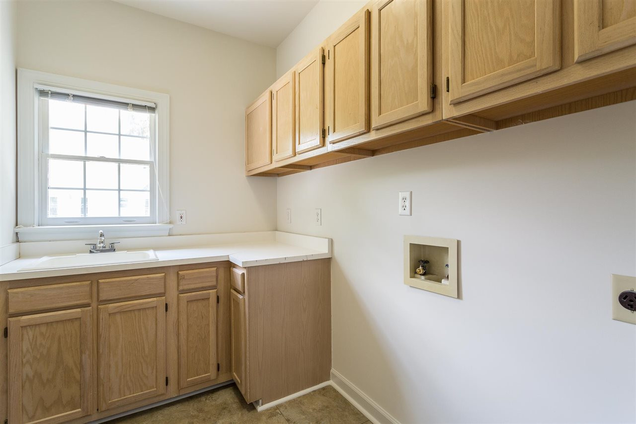5601 Barham Court Raleigh, NC 27613 - Photo 22 of 30 Laundry