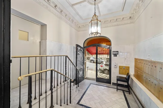 $1,295,000 | 315 West 99th Street, Unit 4B | Upper West Side