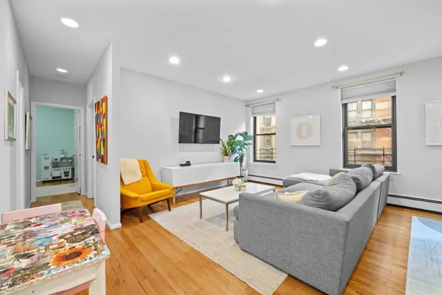 $1,295,000 | 315 West 99th Street, Unit 4B | Upper West Side