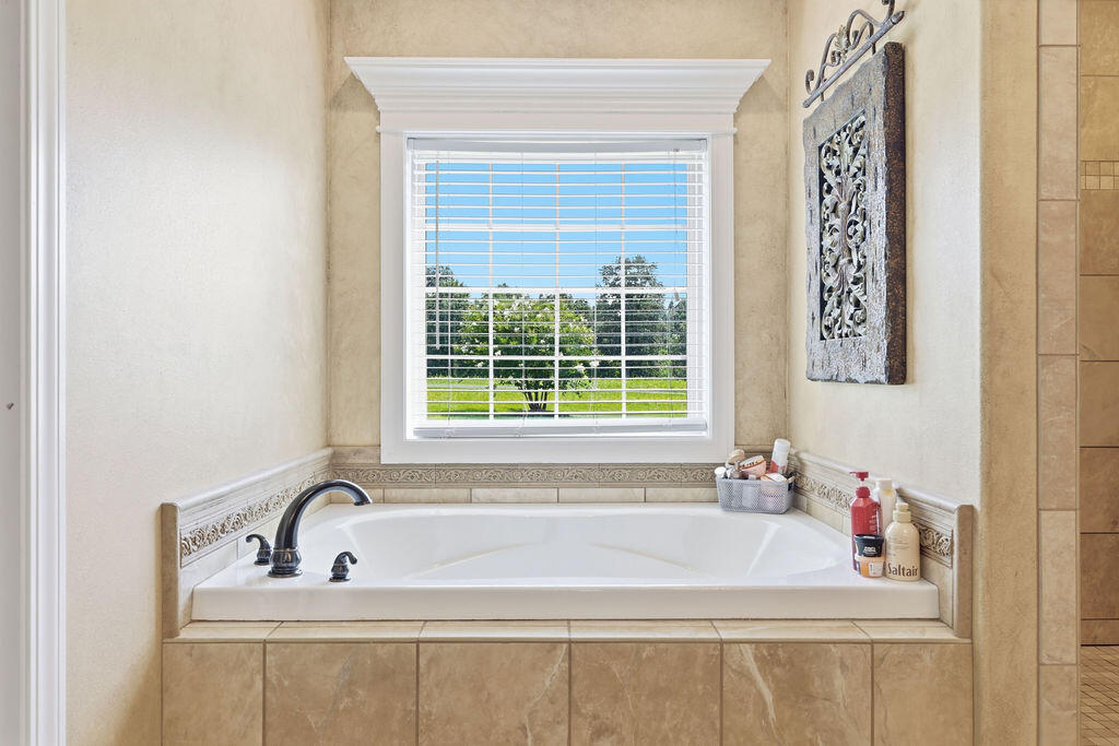 1257 Nance Road Hickory, KY 42051 - Photo 22 of 67 Primary Bath