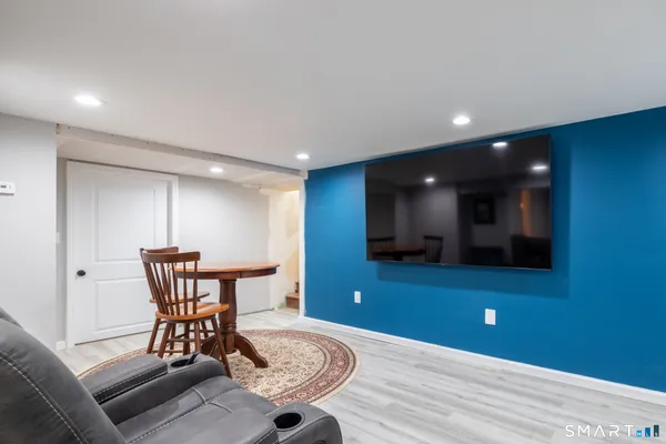 a view of a livingroom with furniture