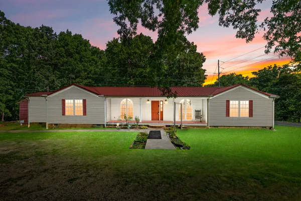 $250,000 | 344 Highway 232, Dover, TN 37058