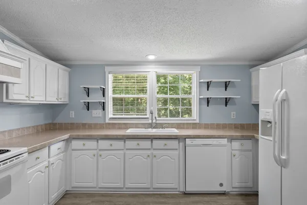 $250,000 | 344 Highway 232, Dover, TN 37058
