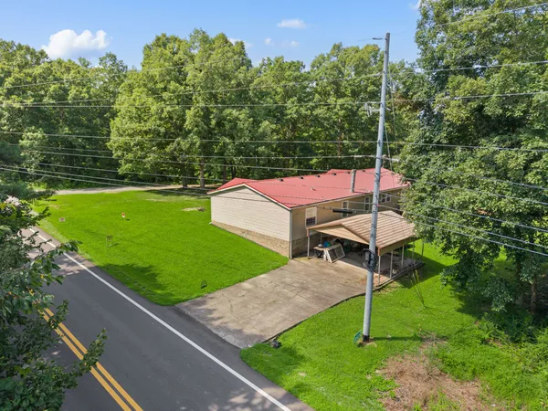 $250,000 | 344 Highway 232, Dover, TN 37058