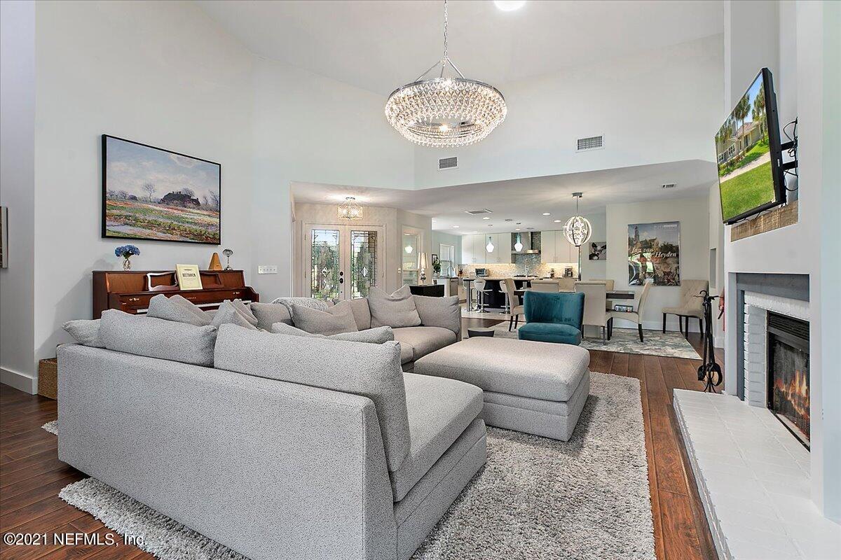 22 Walker's Ridge Drive Ponte Vedra Beach, FL 32082 - Photo 10 of 36 Living Room Fireplace
