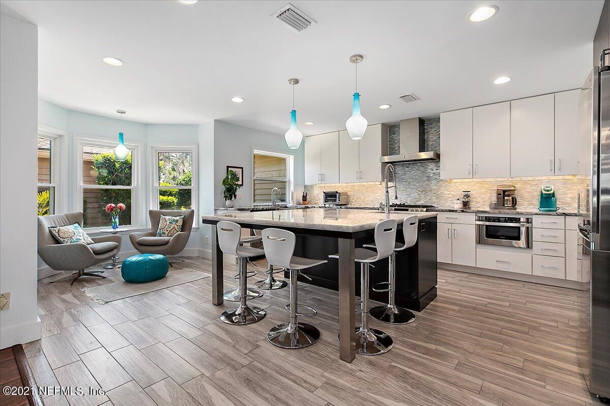 22 Walker's Ridge Drive Ponte Vedra Beach, FL 32082 - Photo 14 of 36 Kitchen Island