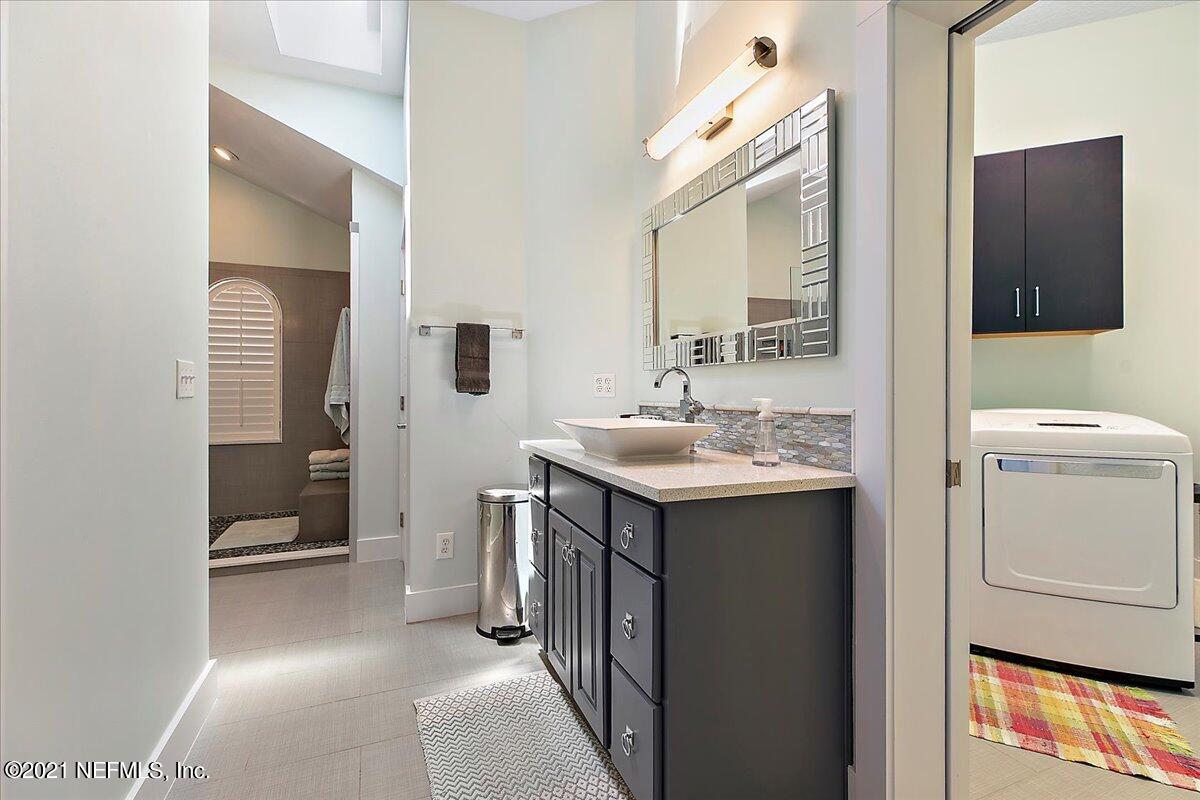 22 Walker's Ridge Drive Ponte Vedra Beach, FL 32082 - Photo 27 of 36 Master Bath View 2 to Laundry