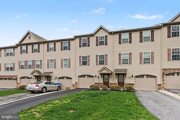 $284,900 | 354 Weatherstone Drive, Unit 48, New Cumberland, PA 17070