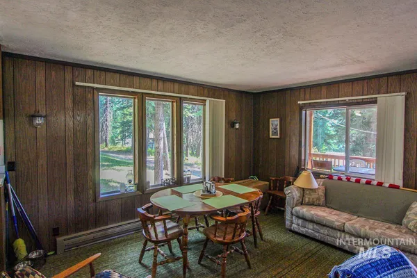 $419,000 | 4 Ogburn Lane, Cascade, ID 83611
