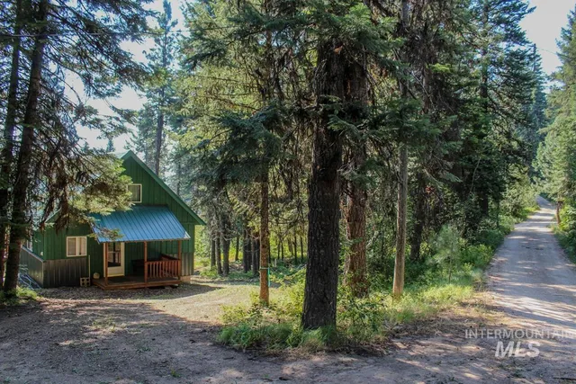 $419,000 | 4 Ogburn Lane, Cascade, ID 83611