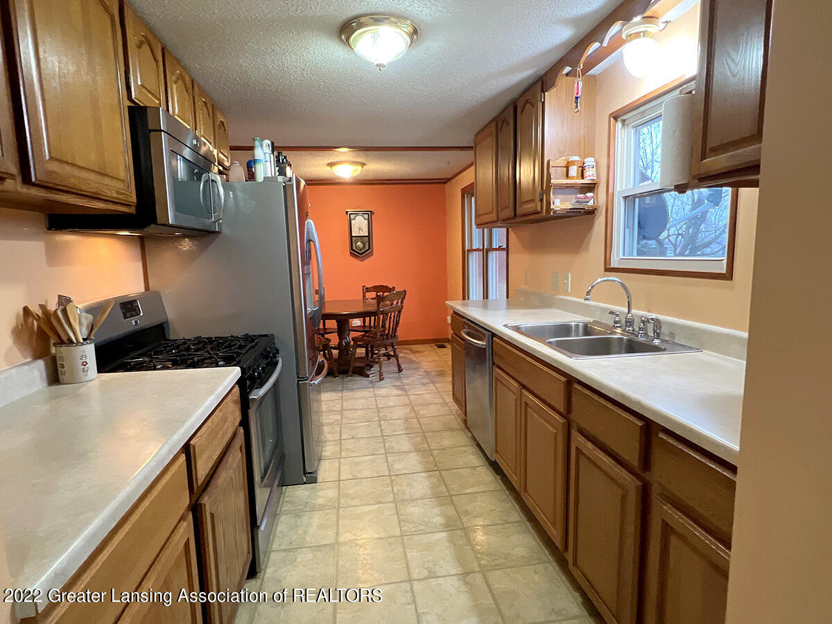4460 Swan Road Stockbridge, MI 49285 - Photo 15 of 59 kitchen-2