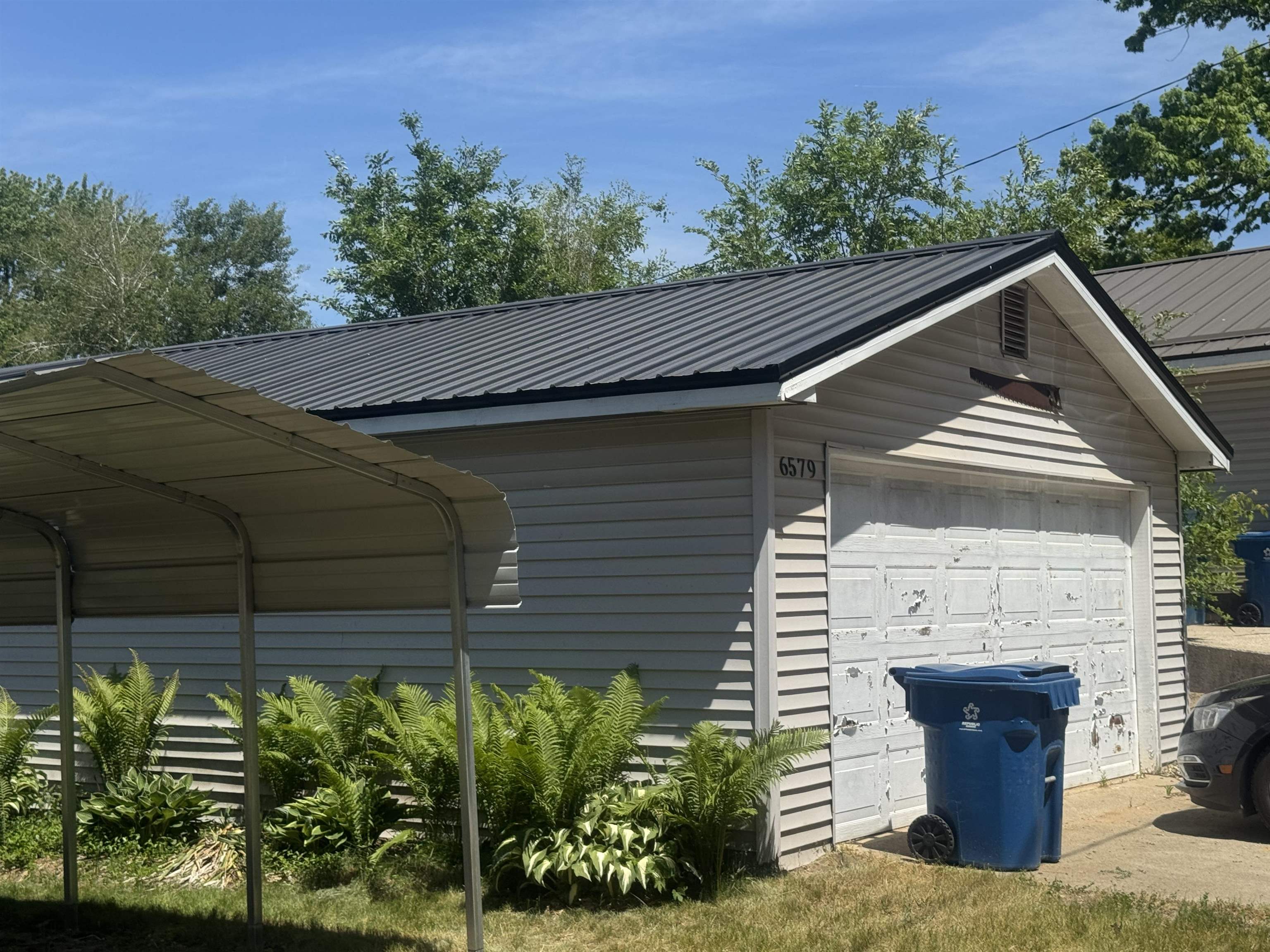 6579 Sawmill Road Harrison, MI 48625 - Photo 2 of 33