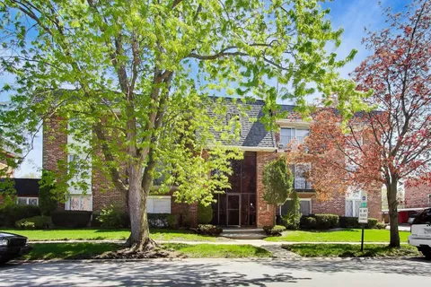 $89,000 | 669 Chappel Avenue, Unit 2B, Calumet City, IL 60409