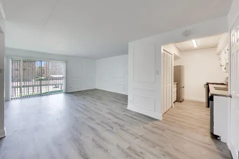 $89,000 | 669 Chappel Avenue, Unit 2B, Calumet City, IL 60409