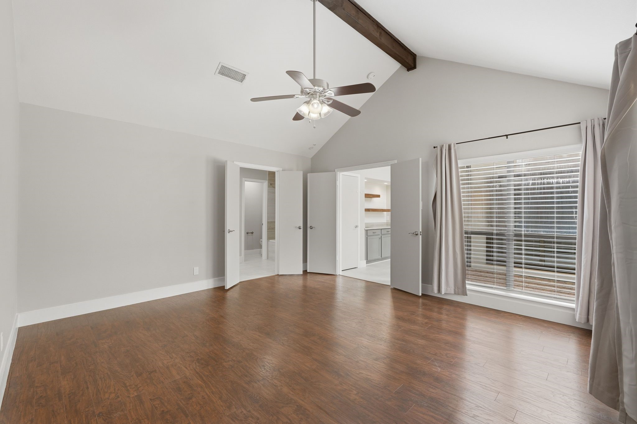 14 Dusky Meadow Place Spring, TX 77381 - Photo 20 of 47 Another view of the primary bedroom.
