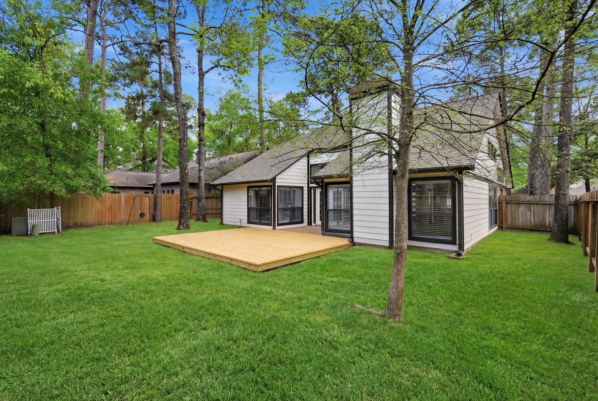 14 Dusky Meadow Place Spring, TX 77381 - Photo 40 of 47 Plenty of room for kids and pets to play!