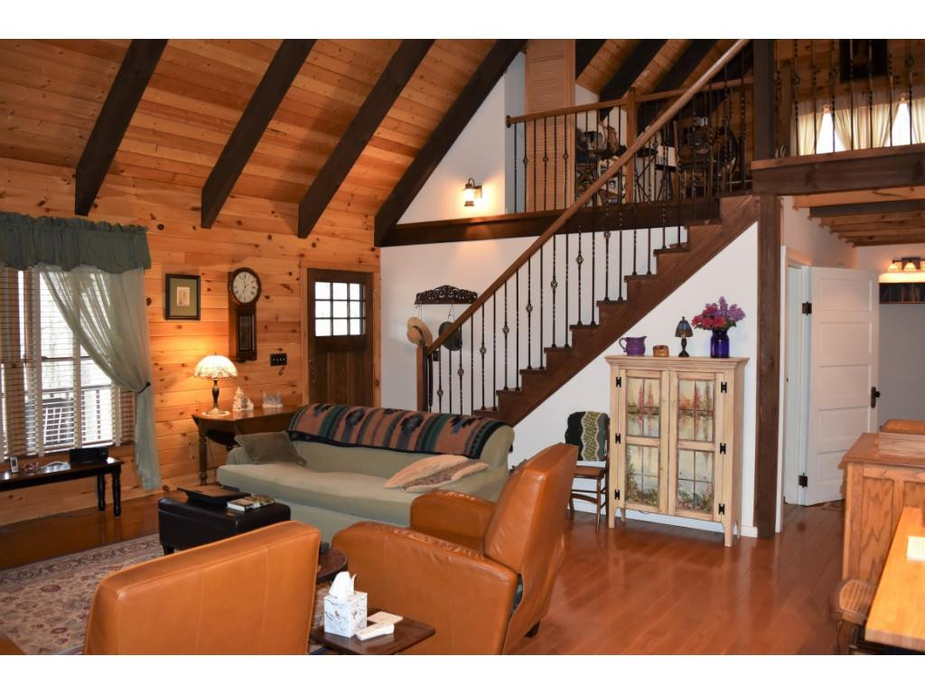 198 Morgan Way Erwin, TN 37650 - Photo 3 of 36 Great Room View 2