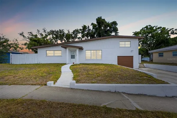 $462,500 | 11830 86th Avenue North, Seminole, FL 33772