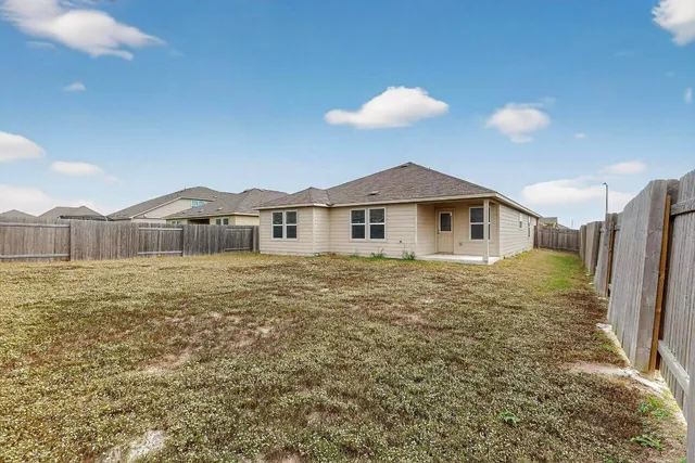 $2,100 | 107 Bear Oak Street, Hutto, TX 78634