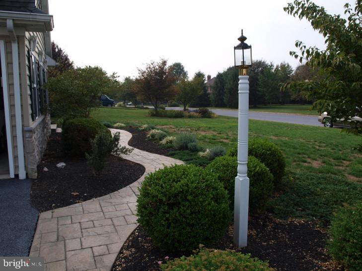 1138 Suffolk Drive Lititz, PA 17543 - Photo 2 of 20 Gallery Image 2