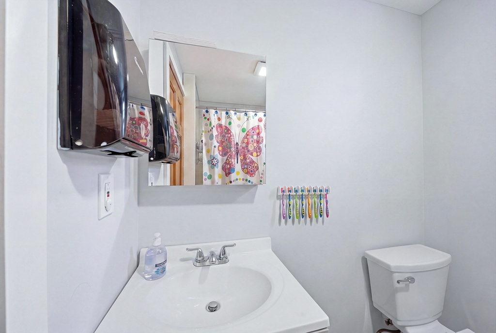 100 Nightingale Street Boston, MA 02124 - Photo 9 of 40