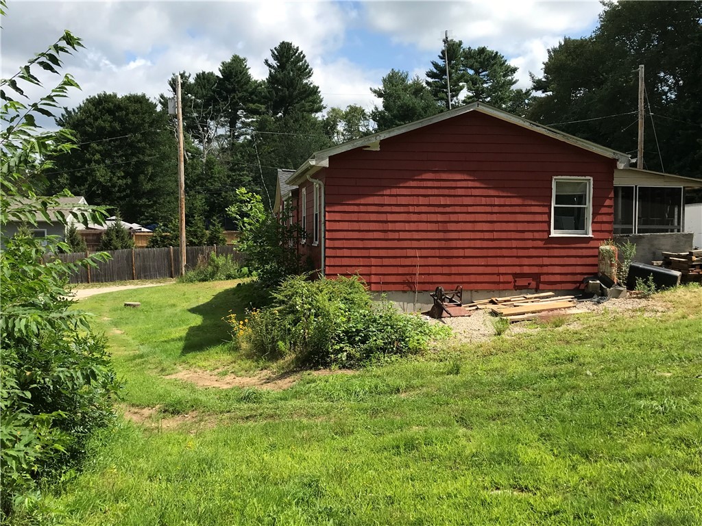 4 Sylvan Road Glocester, RI 02814 - Photo 2 of 8