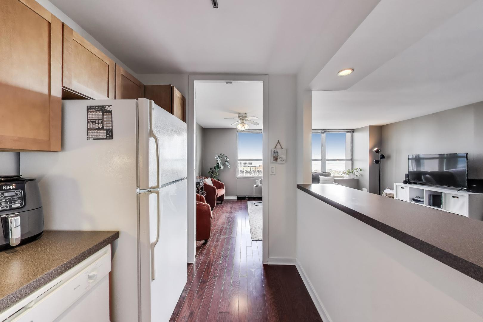 655 West Irving Park Road, Unit 3008 Chicago, IL 60613 - Photo 29 of 63 Gallery Image 29