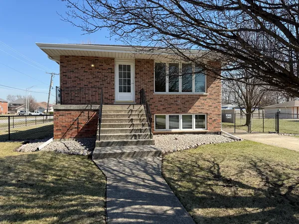 $2,850 | 8301 Normandy Avenue, Burbank, IL 60459