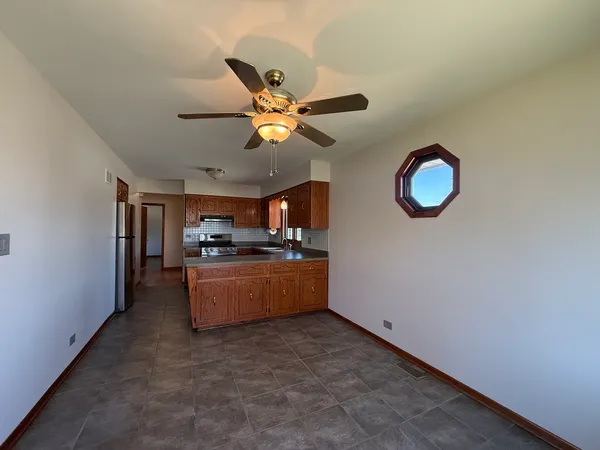 $2,850 | 8301 Normandy Avenue, Burbank, IL 60459