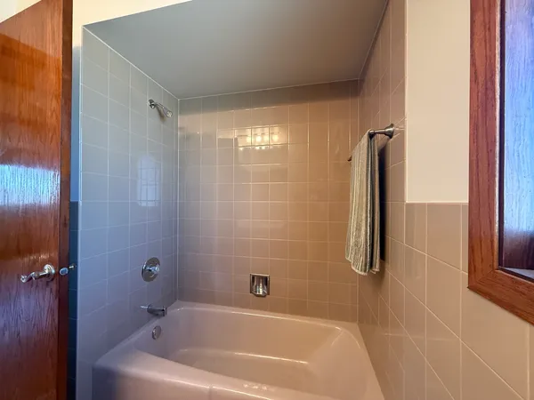 $2,850 | 8301 Normandy Avenue, Burbank, IL 60459