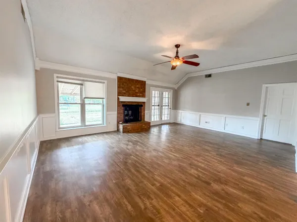 $2,100 | 3915 Oak Road, Bartlett, TN 38135