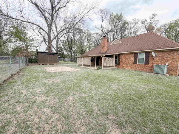 $2,100 | 3915 Oak Road, Bartlett, TN 38135