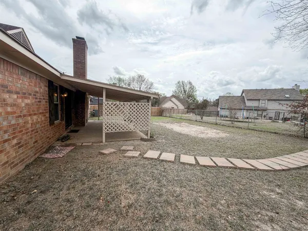 $2,100 | 3915 Oak Road, Bartlett, TN 38135