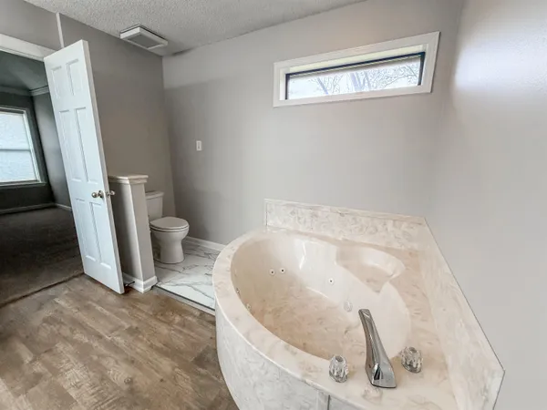 $2,100 | 3915 Oak Road, Bartlett, TN 38135