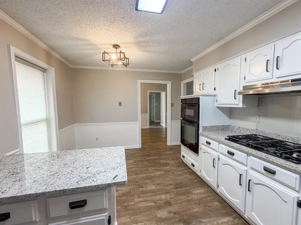 $2,100 | 3915 Oak Road, Bartlett, TN 38135