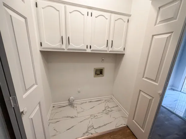 $2,100 | 3915 Oak Road, Bartlett, TN 38135